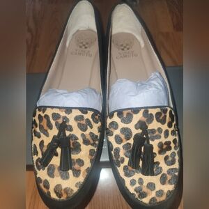 Size 9 Vince Camuto flat/loafer